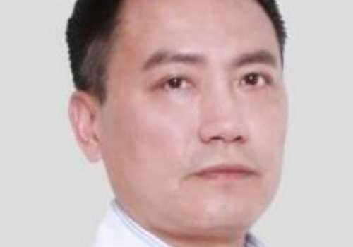 上海隆胸醫(yī)生李旭東怎么樣？醫(yī)生的技術(shù)是很嫻熟的，也掌握了很多整形的技巧