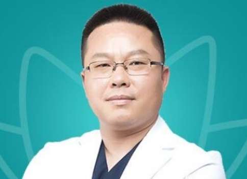 武漢雷建波整形醫(yī)生怎么樣？成為了一名副主任醫(yī)生，也作為一名醫(yī)學(xué)博士