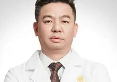 胡勁松醫(yī)生整形怎么樣？擅長牙齒種植、牙齒修復(fù)以及拔牙