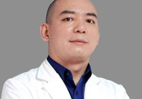 整形醫(yī)生余文林怎么樣？在面部年輕化、形體雕塑領(lǐng)域有著豐富的臨床經(jīng)驗