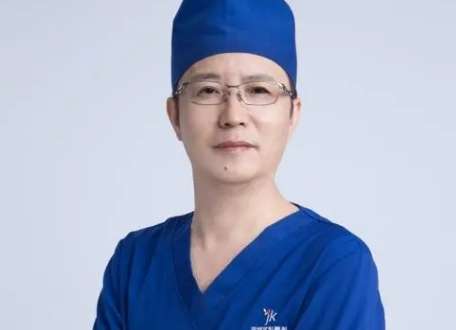 深圳劉主任雙眼皮醫(yī)生怎么樣？從業(yè)期間對(duì)精細(xì)化整形有深入的研究