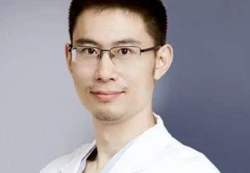 北京陳錦整形醫(yī)生怎么樣？畢業(yè)于北京吉林大學(xué)白求恩醫(yī)學(xué)部
