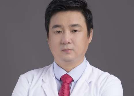 整形美容外科陳波簡介怎么樣？對眼部整形以及修復(fù)有獨特的操作手法