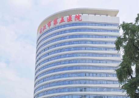 全國整形科醫(yī)院排名資料！武漢市第五醫(yī)院醫(yī)療美容科自從創(chuàng)建以來就不斷的進(jìn)行發(fā)展