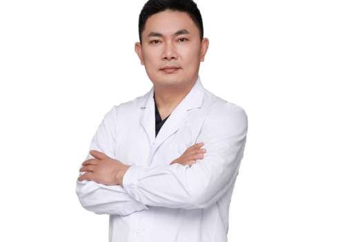 重慶楊亞?wèn)|整形醫(yī)生怎么樣？在口腔整形以及頜面方面有較高的造詣