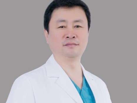 整形醫(yī)生李長(zhǎng)賦怎么樣？在鼻整形等方面有獨(dú)特的操作手法以及從事臨床工作有了10多年的時(shí)間
