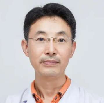 重慶植發(fā)醫(yī)生楊杰怎么樣？醫(yī)生現(xiàn)在是植發(fā)科主任，能夠提供優(yōu)質(zhì)的植發(fā)服務(wù)