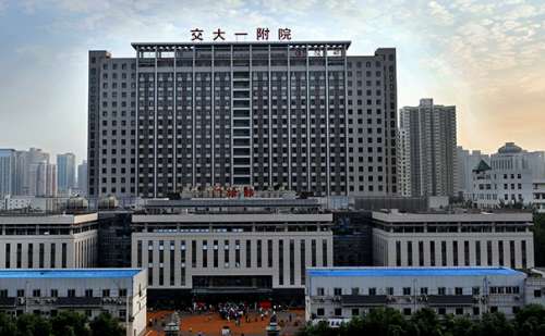 西安交通大學第一附屬醫(yī)院去眼袋技術(shù)怎么樣?多少錢?案例變化