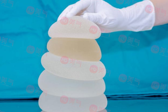 上海九院隆胸哪個(gè)醫(yī)生好？