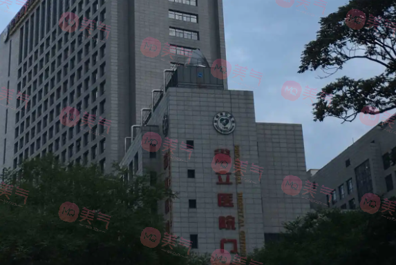 合肥植發(fā)正規(guī)醫(yī)院排名|曙光、源森 、叢生等專業(yè)機構(gòu)技術(shù)不容小覷！